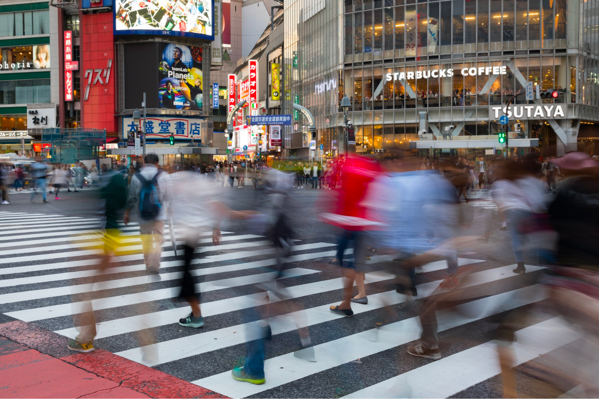 shibuya crossing in tokyo